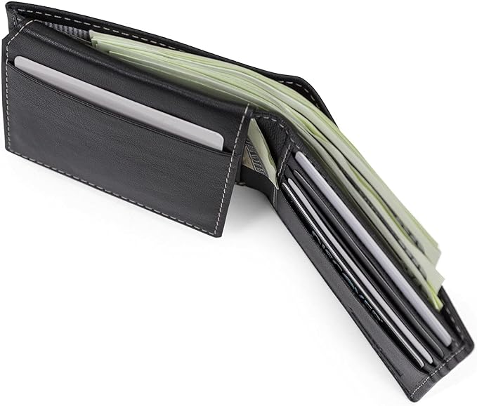 Timberland Men's Leather Wallet with Attached Flip Pocket - Image 3