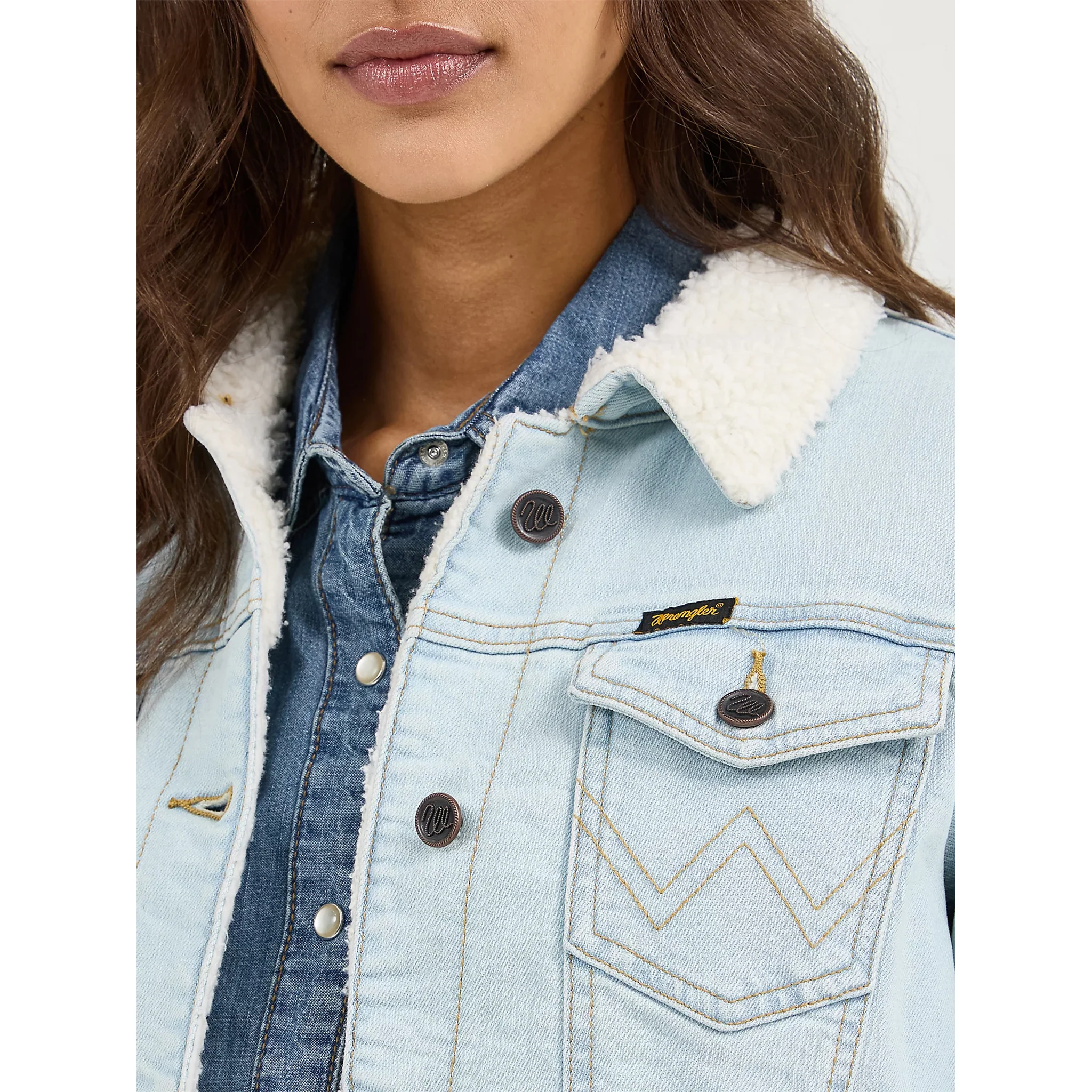 Wrangler Women's Retro® Sherpa Lined Western Denim Jacket -Bleached Denim - 112317322 - Image 3